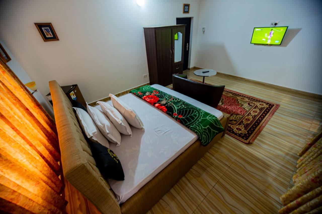 Nap Apartment Hotel Dansoman Exterior foto